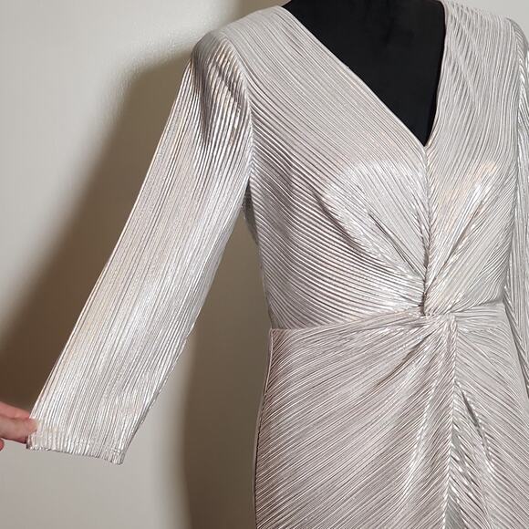 JM STUDIO Silver Metallic Twist Front Dress with Front Slit, Size 10P - Picture 6 of 13